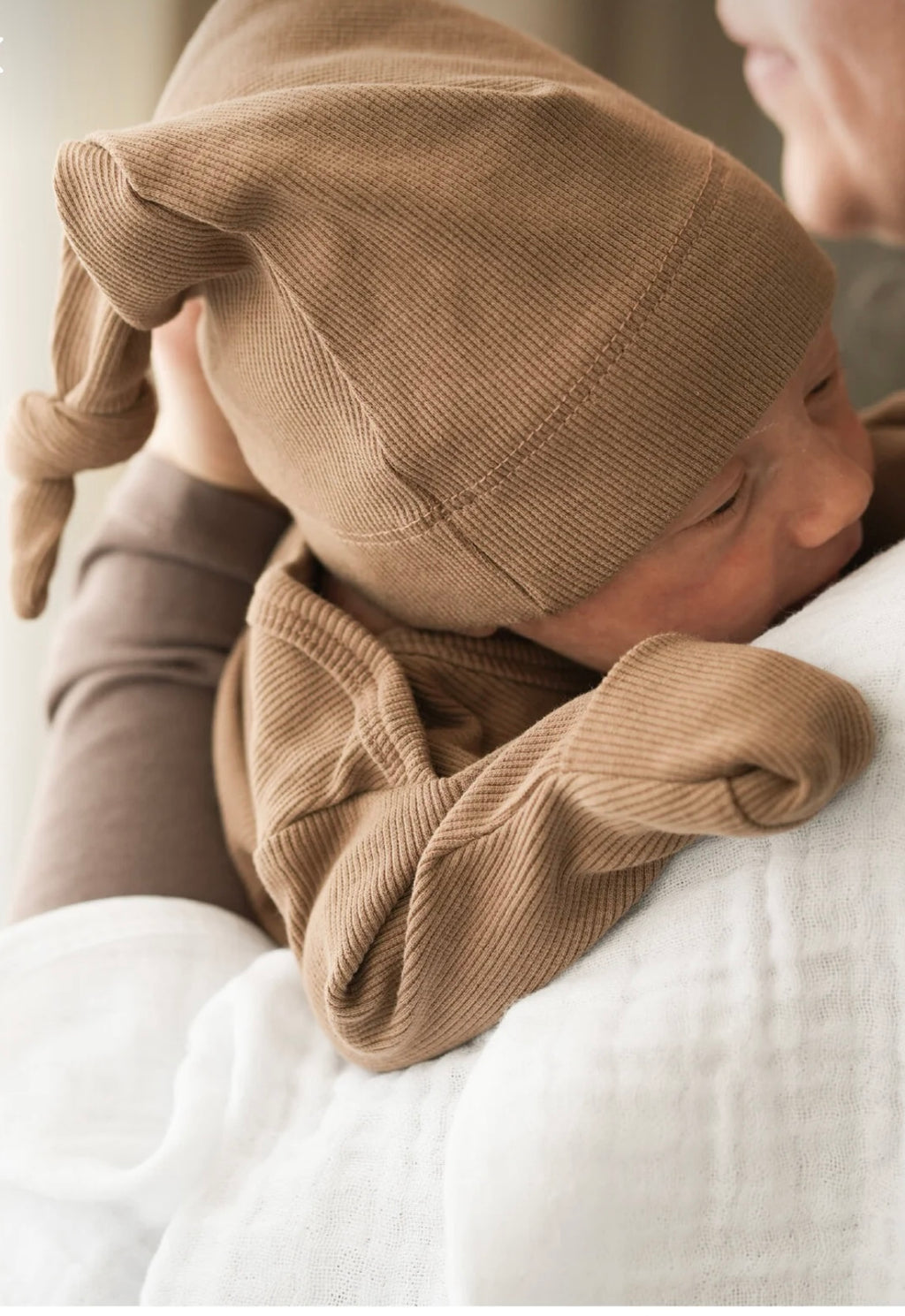 Ribbed and Bottom Tie Baby Bodysuit and Beanie Set 100% Cotton - Easy Bottom Opening Design