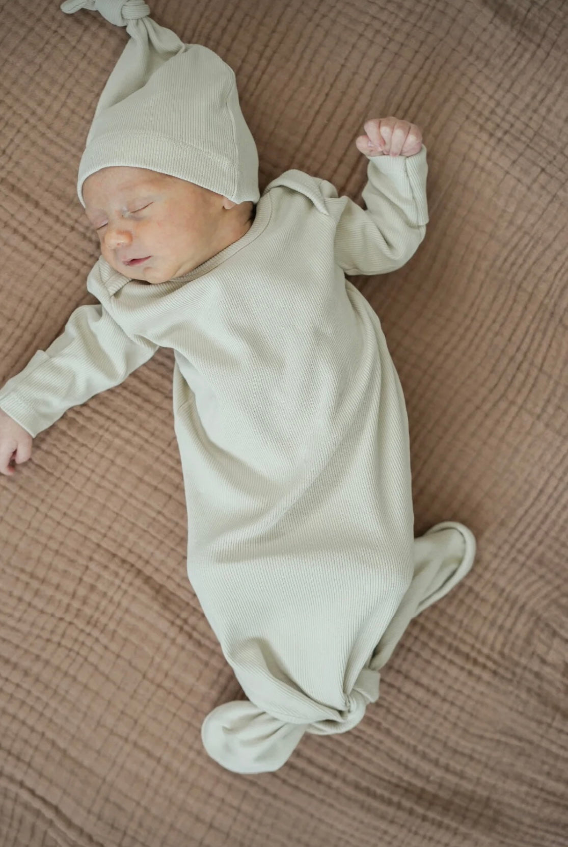 Ribbed and Bottom Tie Baby Bodysuit and Beanie Set 100% Cotton - Easy Bottom Opening Design