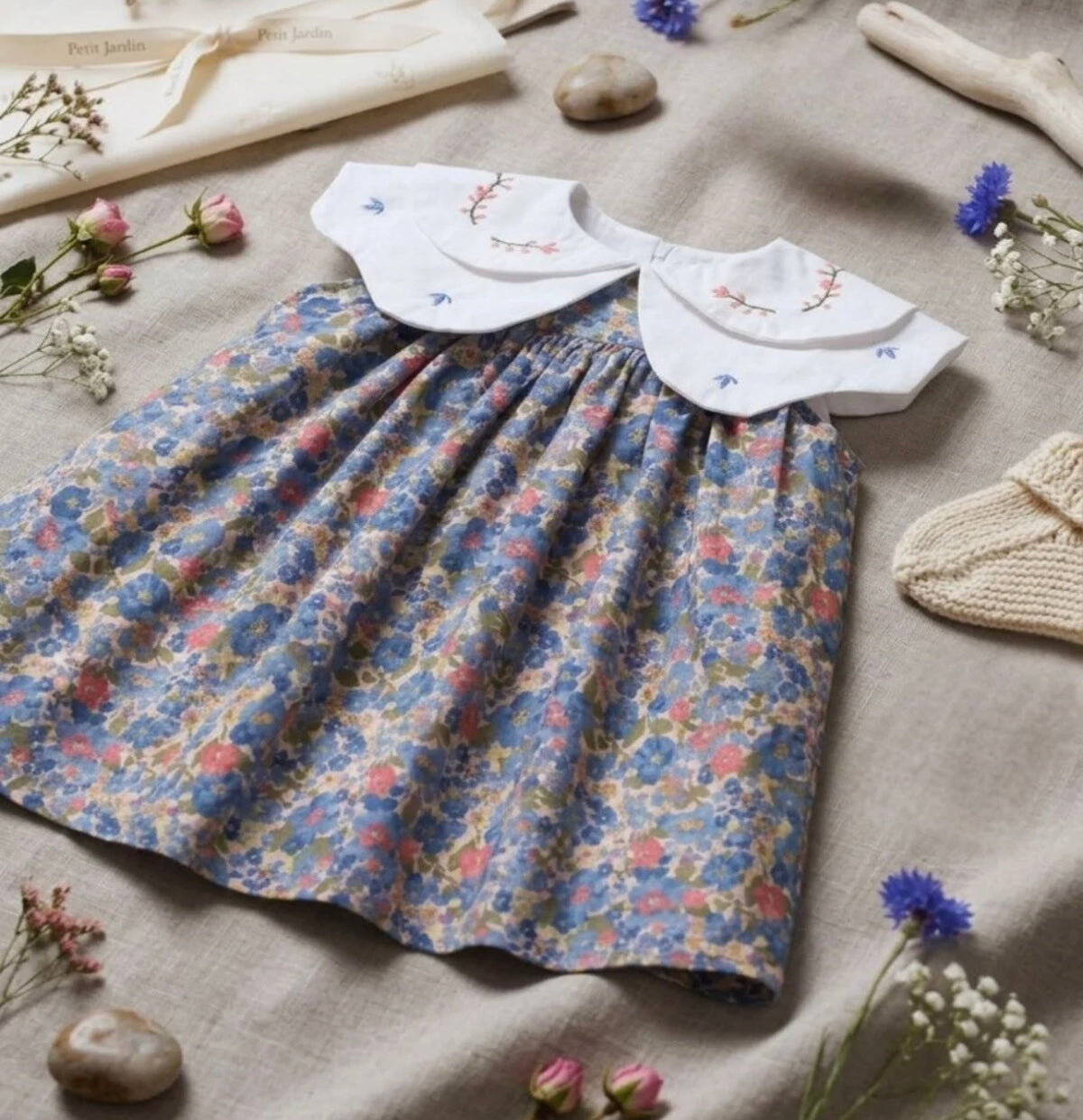 Collar Embroidery Floral Pattern Summer Sleeveless
Girls Dress