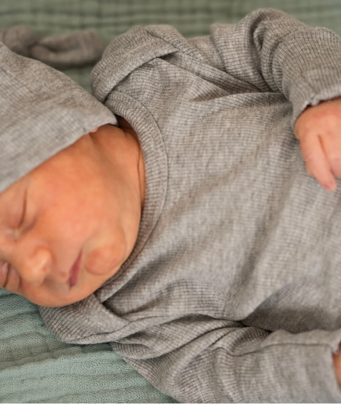 Ribbed and Bottom Tie Baby Bodysuit and Beanie Set 100% Cotton - Easy Bottom Opening Design